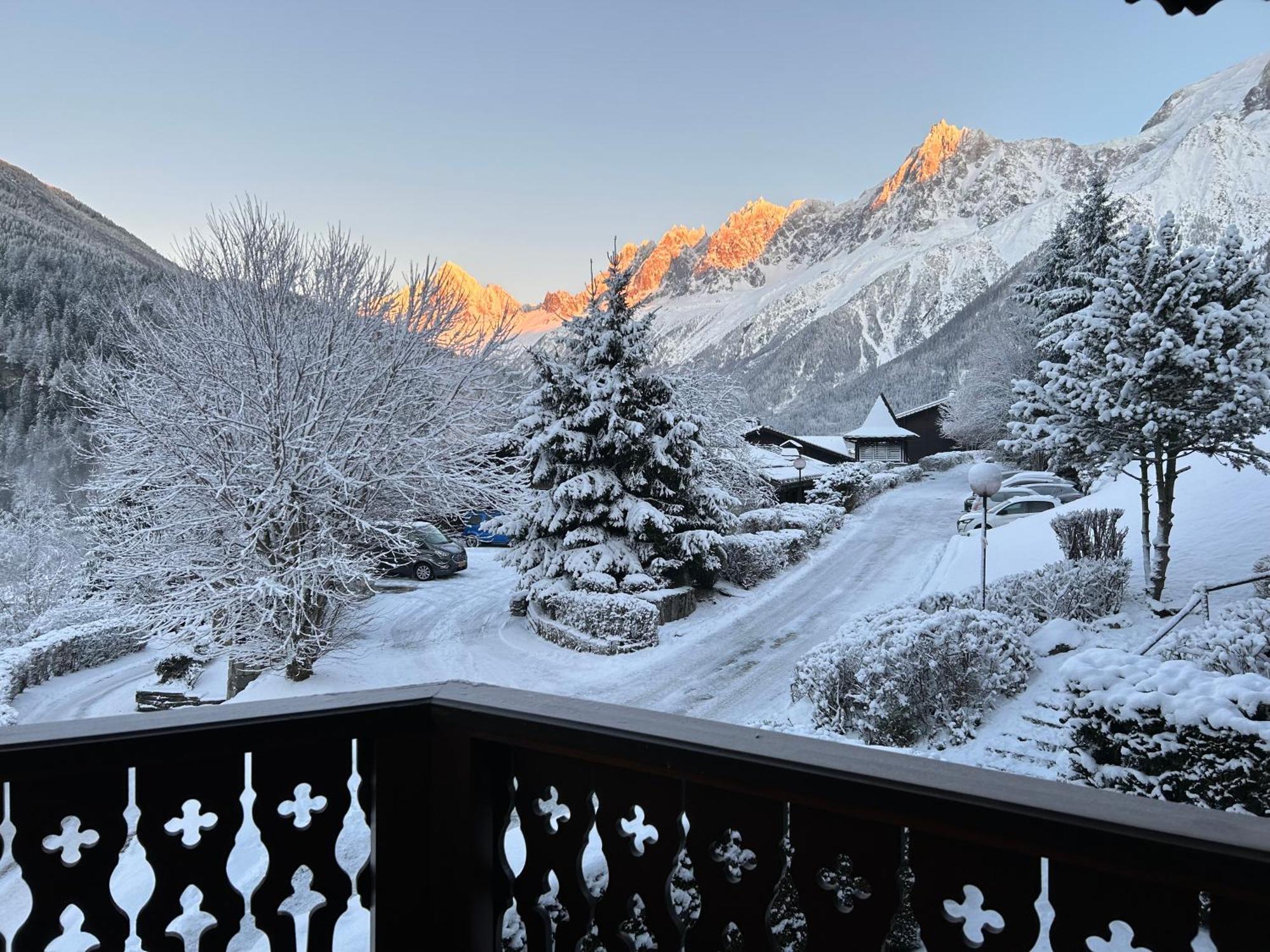 Vue Magnifique Avec Piscine,pied Des Pistes De Ski,garage Appartement